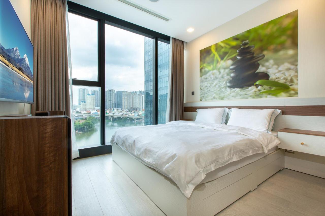 Апартаменти Urban House Premium Хошимін Екстер'єр фото